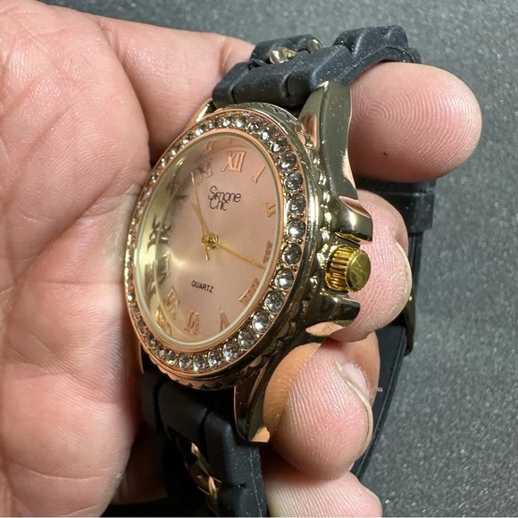 Simone Chic Ladies Fashion Quartz Watch Gold Tone RhineStone Accents Working - Picture 4 of 9